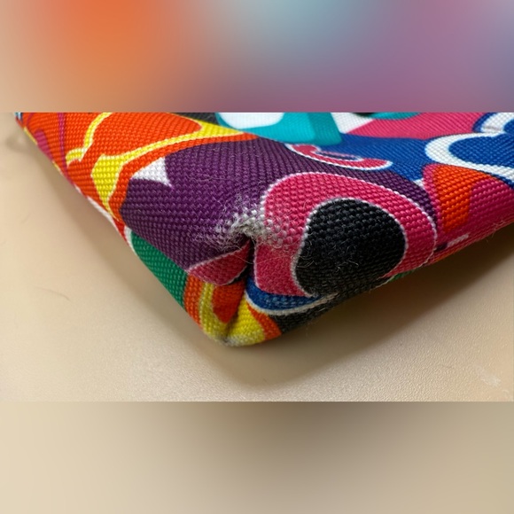 Coach Poppy Pop C Glam Wristlet bright fun print Gold accents leather preloved - Picture 11 of 14